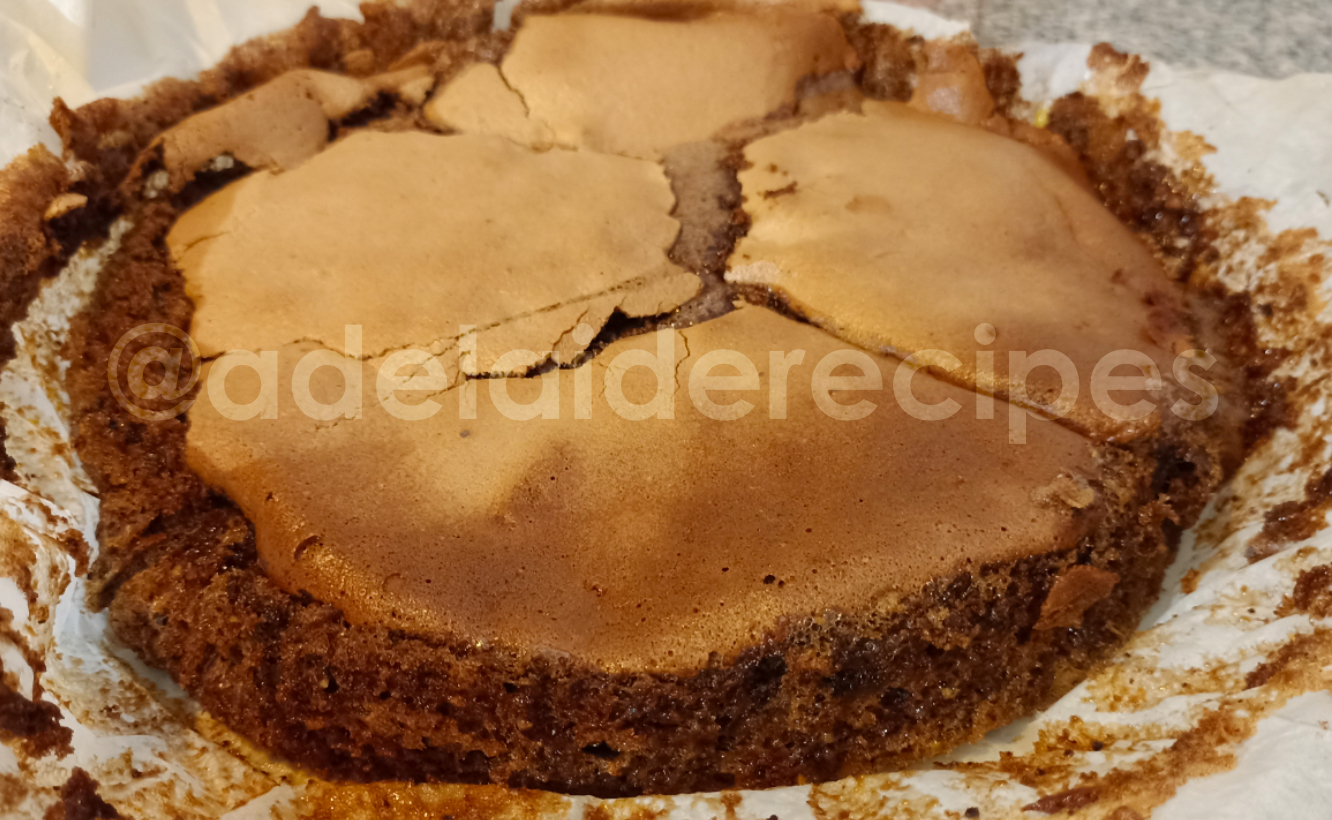 Moist Chocolate Sponge Cake | Traditional Portuguese Recipe