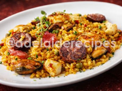 Paella | Spanish Recipe with Rice, Seafood and Vegetables